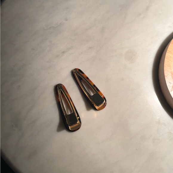 Hair Clips - Picture 4 of 4